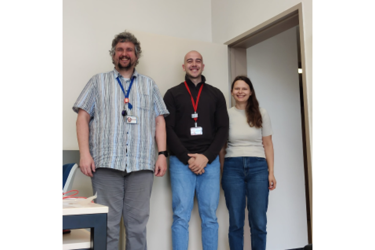 Alberto with SCK mentors.png