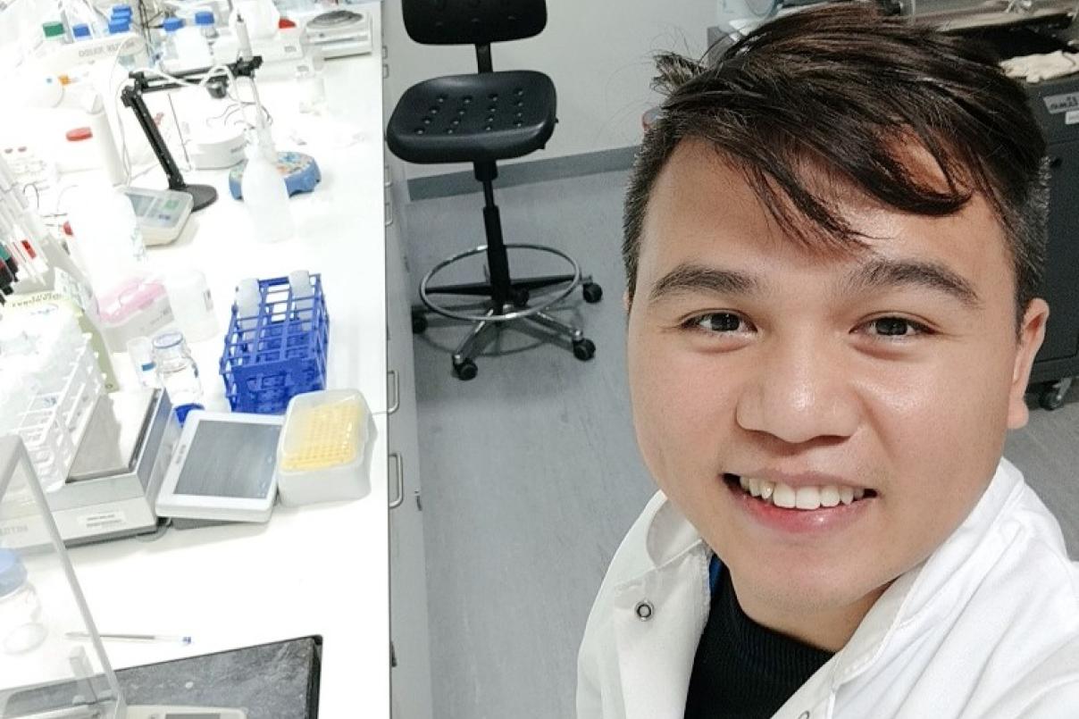 picture of Val in the lab