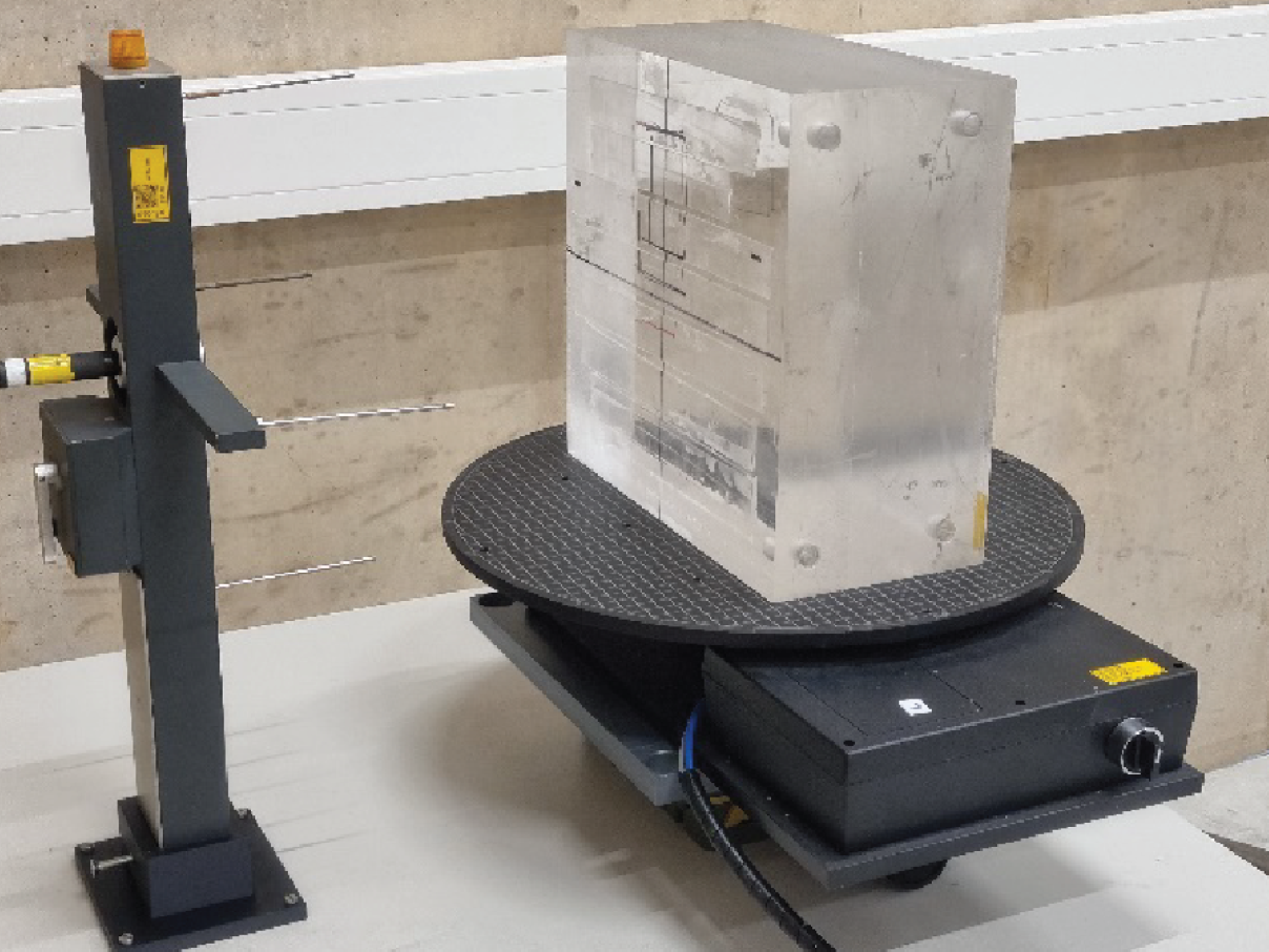 Calibrations and irradiations with Sr-90 / Y-90 β particles 